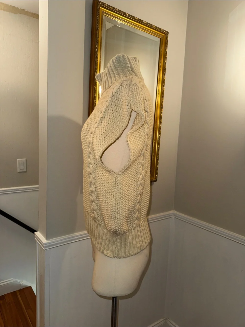 Callahan Cream Sleeveless Turtleneck Knit Sweater - Women's. Medium l. Like new.